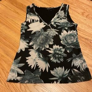 French Connection Black Blue-Gray V-Neck Sleeveless Blouse Floral Small GUC